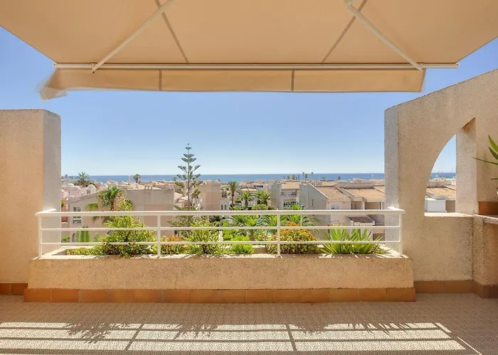 Flamenco Penthouse Sea View & Swimming Pool