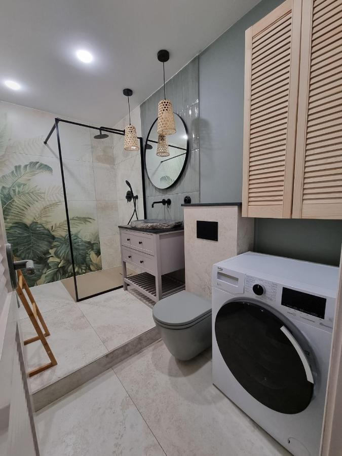 Flamenco Penthouse Sea View & Swimming Pool Apartment *
